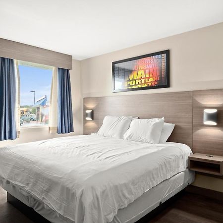 The Elmwood Motel Уотървил Екстериор снимка