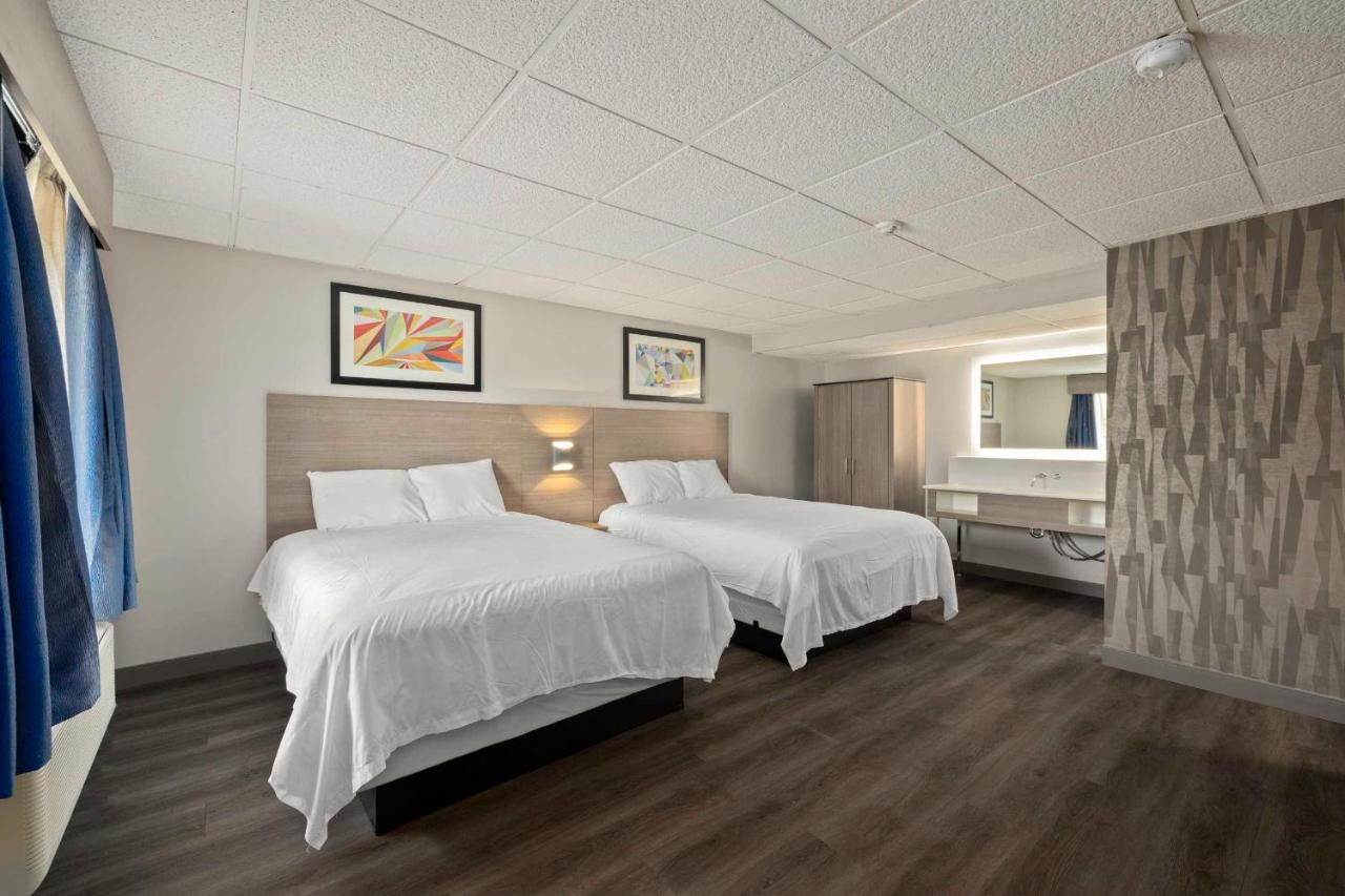 The Elmwood Motel Уотървил Екстериор снимка