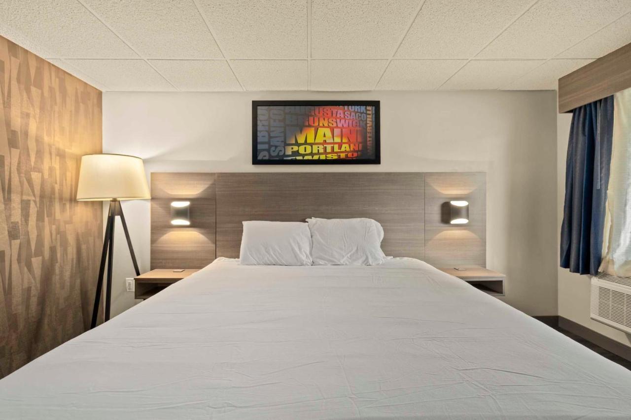 The Elmwood Motel Уотървил Екстериор снимка