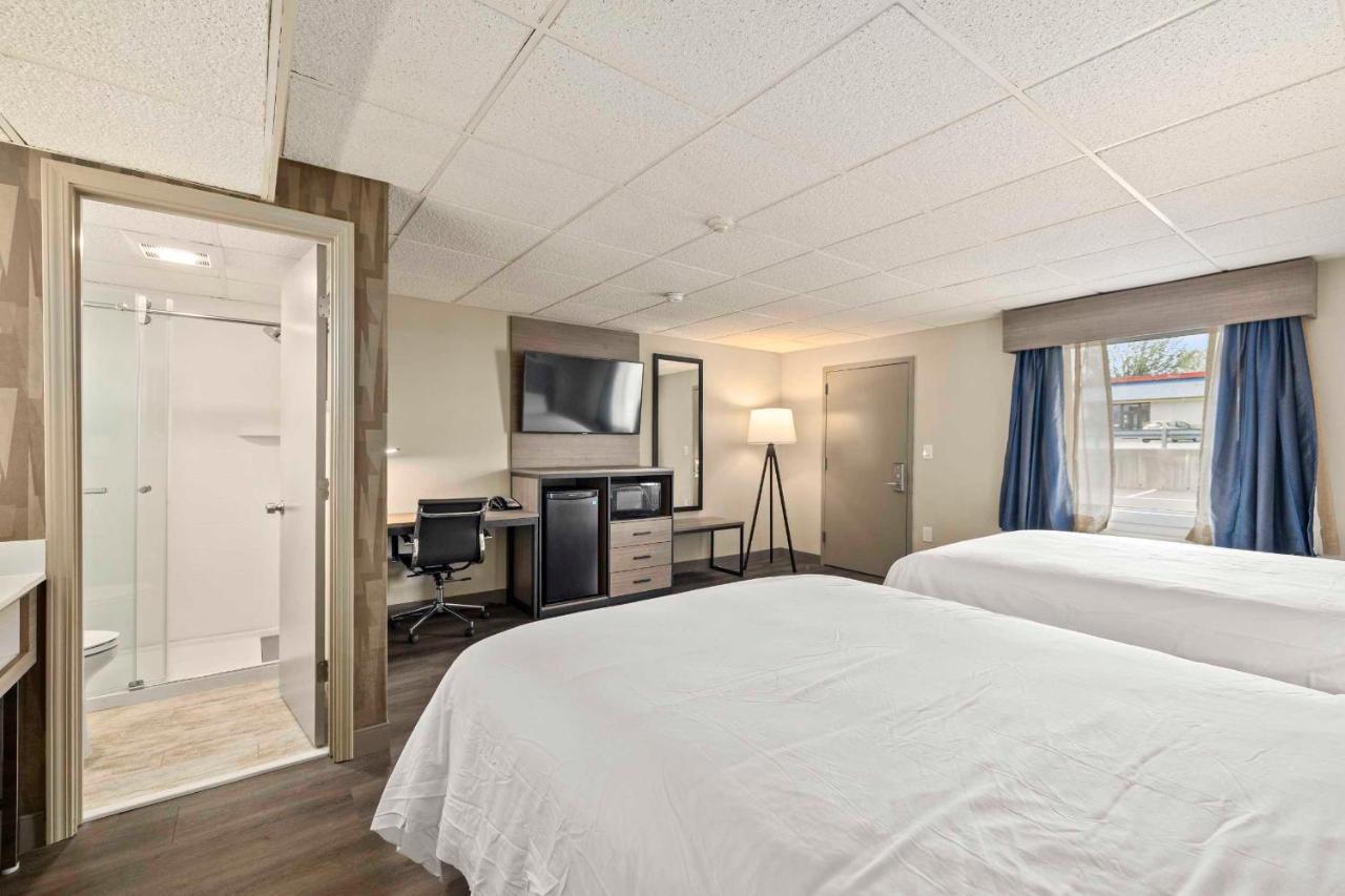 The Elmwood Motel Уотървил Екстериор снимка